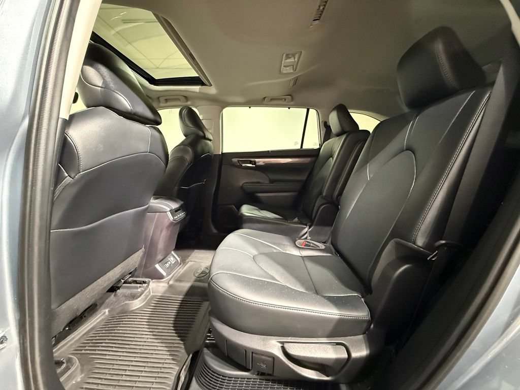 Certified 2021 Toyota Highlander Limited AWD/4WD image 20
