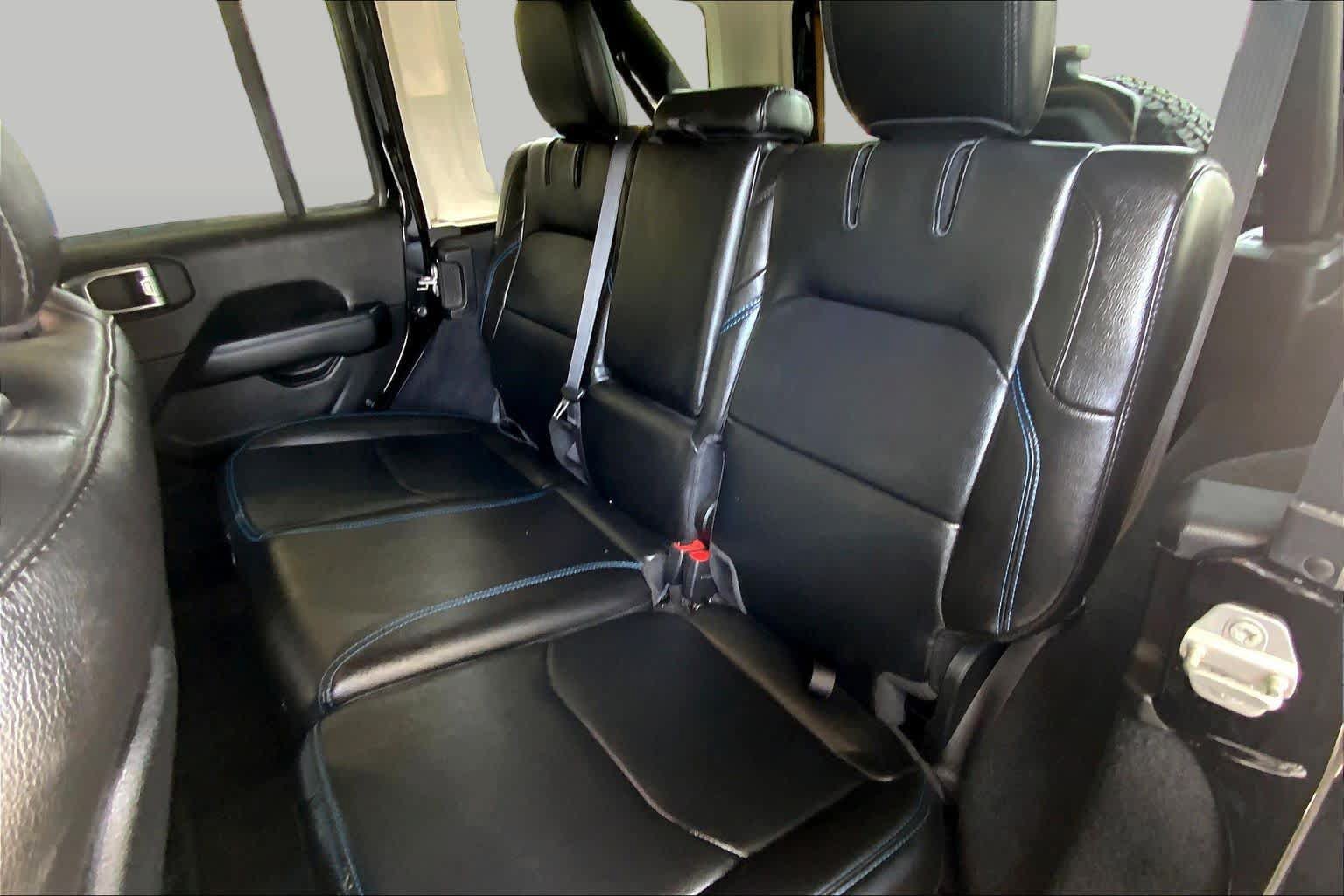 Used 2023 Jeep Wrangler Unlimited Rubicon 4xe w/ Cold Weather Group AWD/4WD image 20