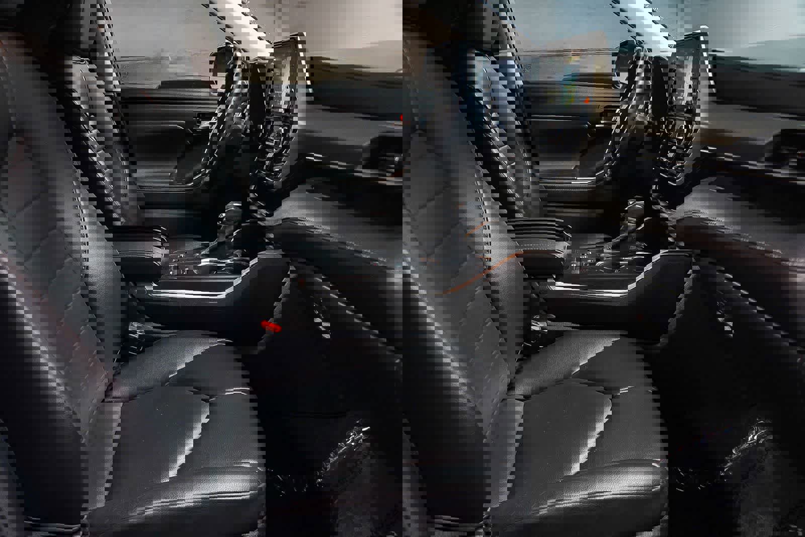 Used 2021 Toyota Highlander XLE image 19