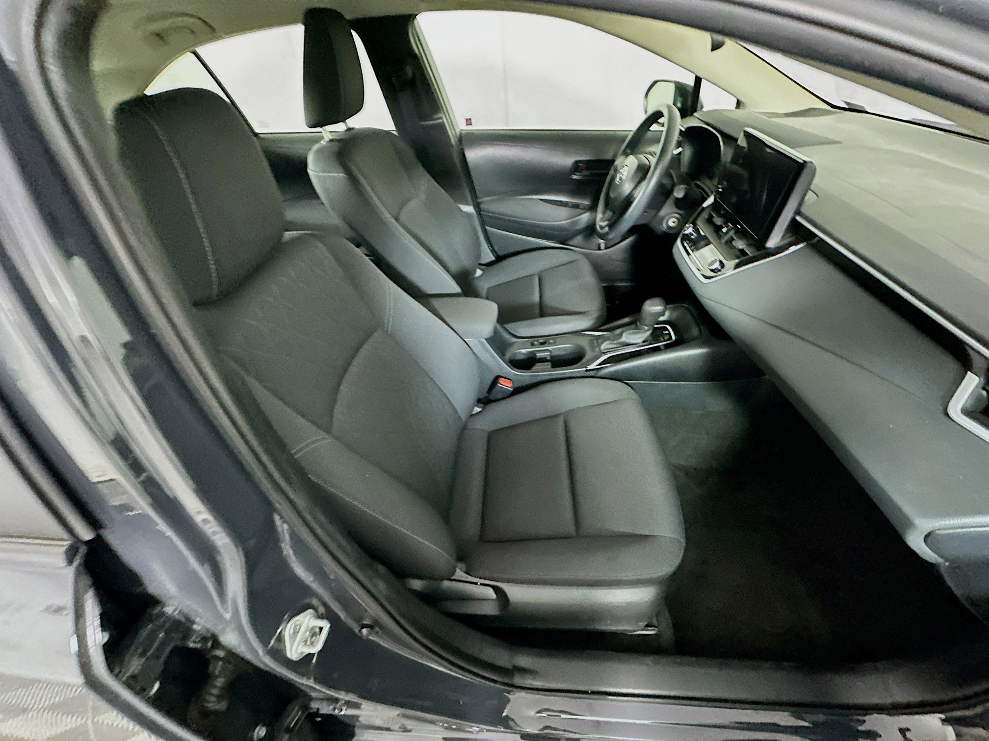 Used 2023 Toyota Corolla LE image 30