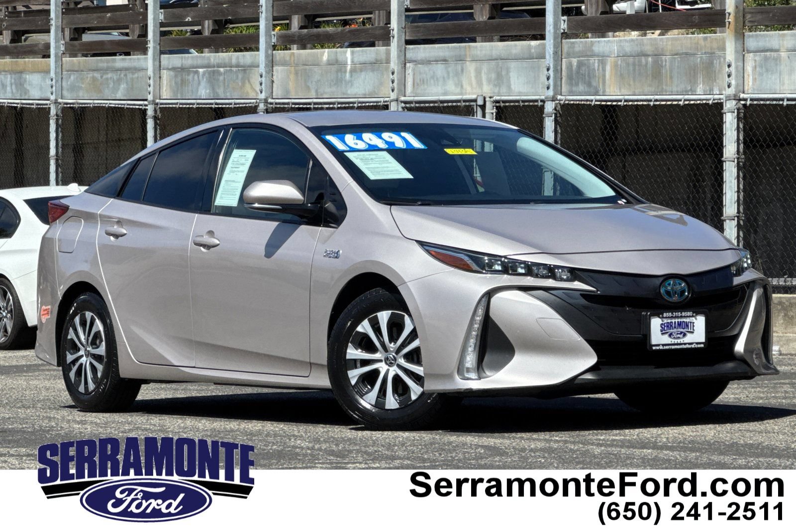 Used 2020 Toyota Prius Prime XLE FWD video 1
