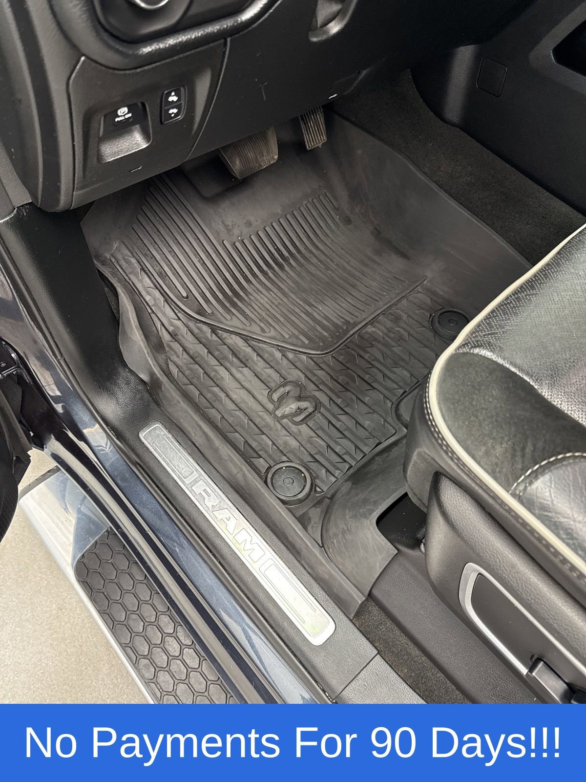 Used 2021 RAM 1500 Laramie w/ Sport Appearance Package image 17