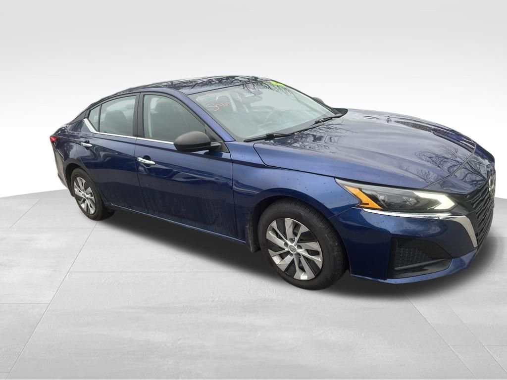 Used 2024 Nissan Altima 2.5 S image 7