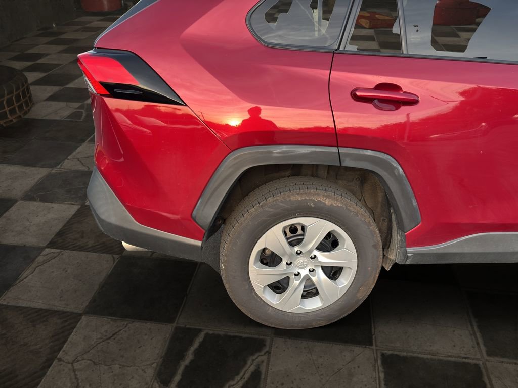 Used 2022 Toyota RAV4 LE FWD image 8