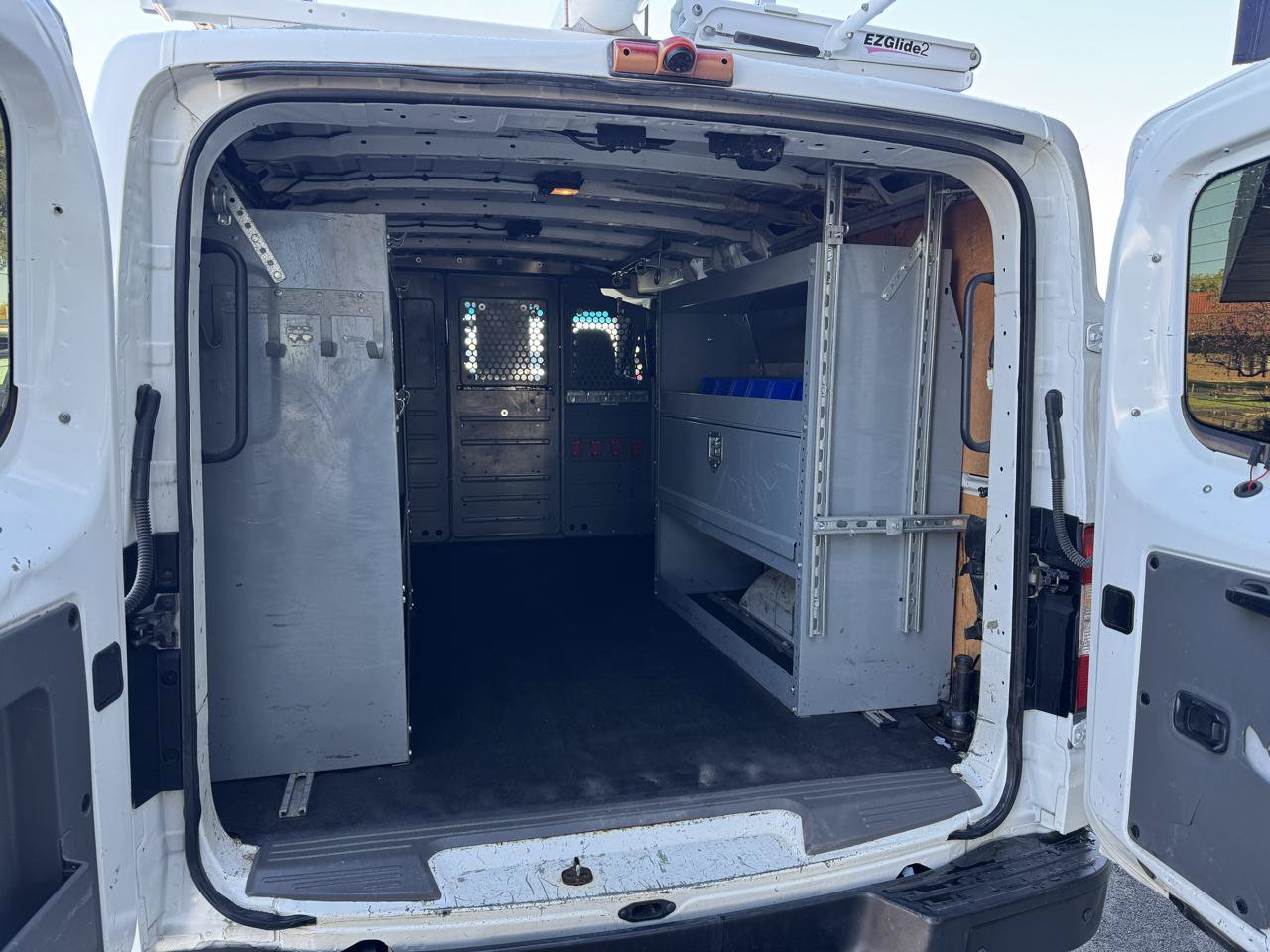 Used 2017 Nissan NV 2500 SV w/ Back Door Glass Package RWD image 12