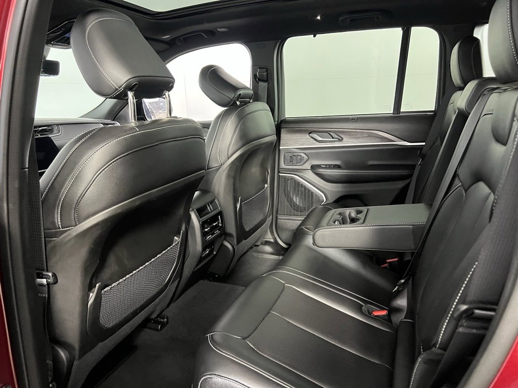 Certified 2024 Jeep Grand Cherokee Limited w/ Luxury Tech Group II image 27