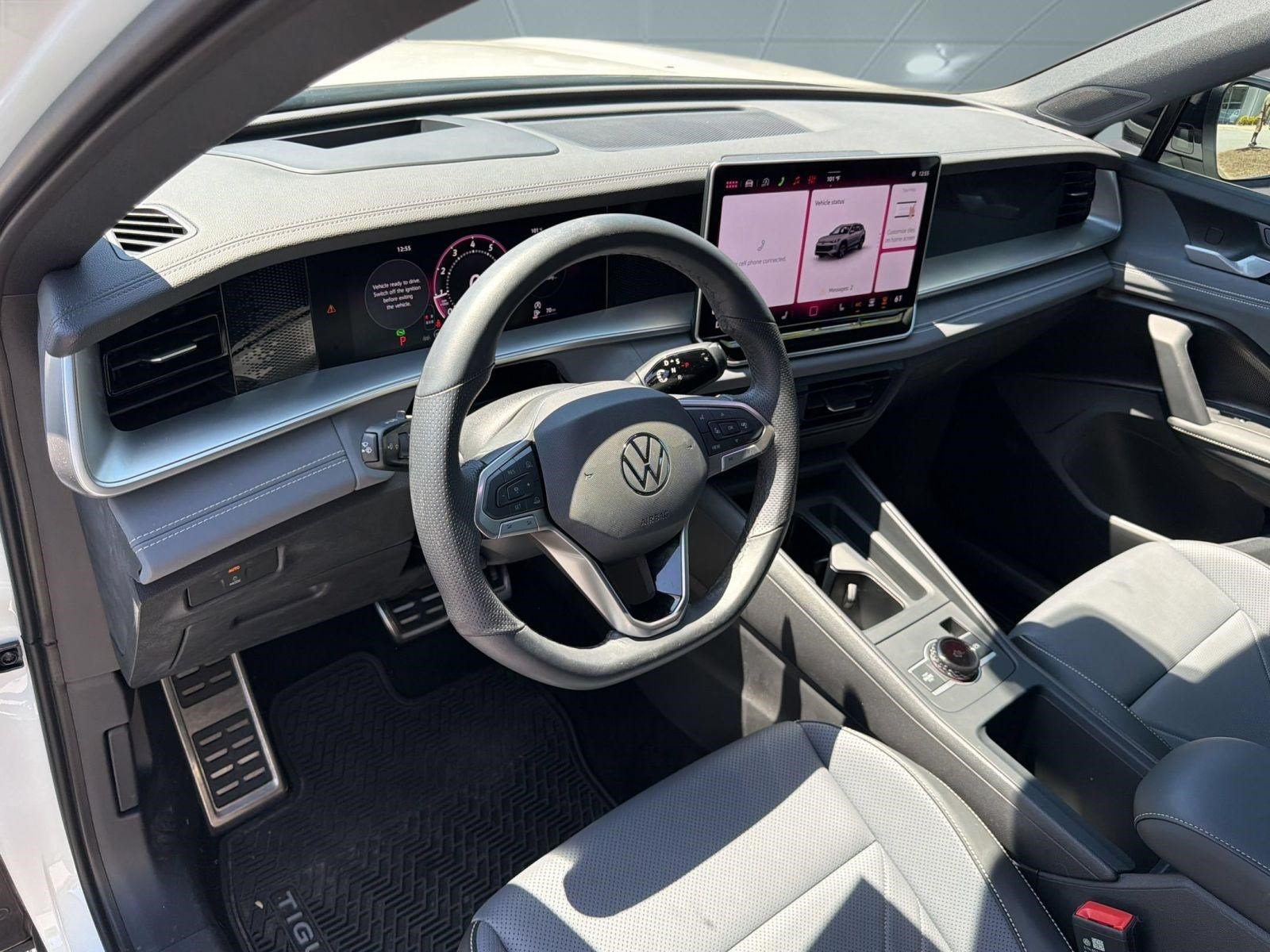 Used 2026 Volkswagen Tiguan SE R-Line FWD image 4