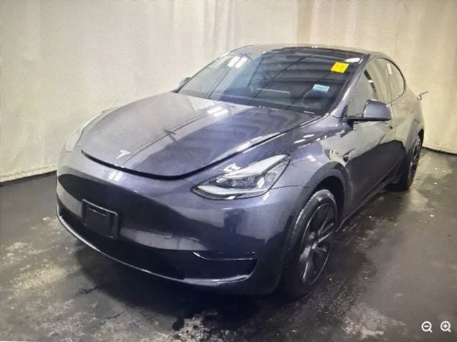 Used 2024 Tesla Model Y Long Range RWD image 2