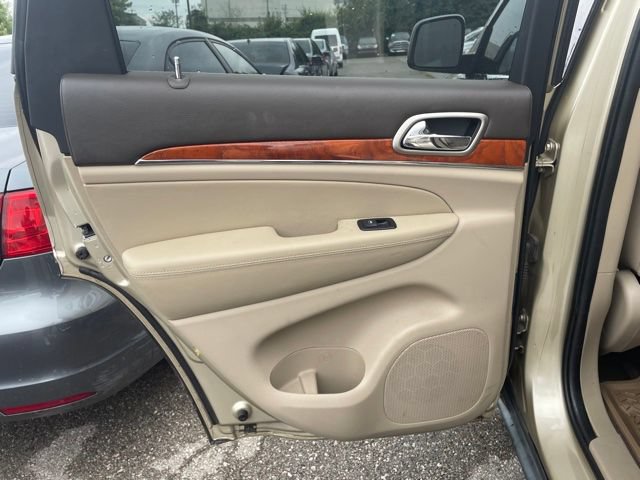 Used 2011 Jeep Grand Cherokee Overland AWD/4WD image 16