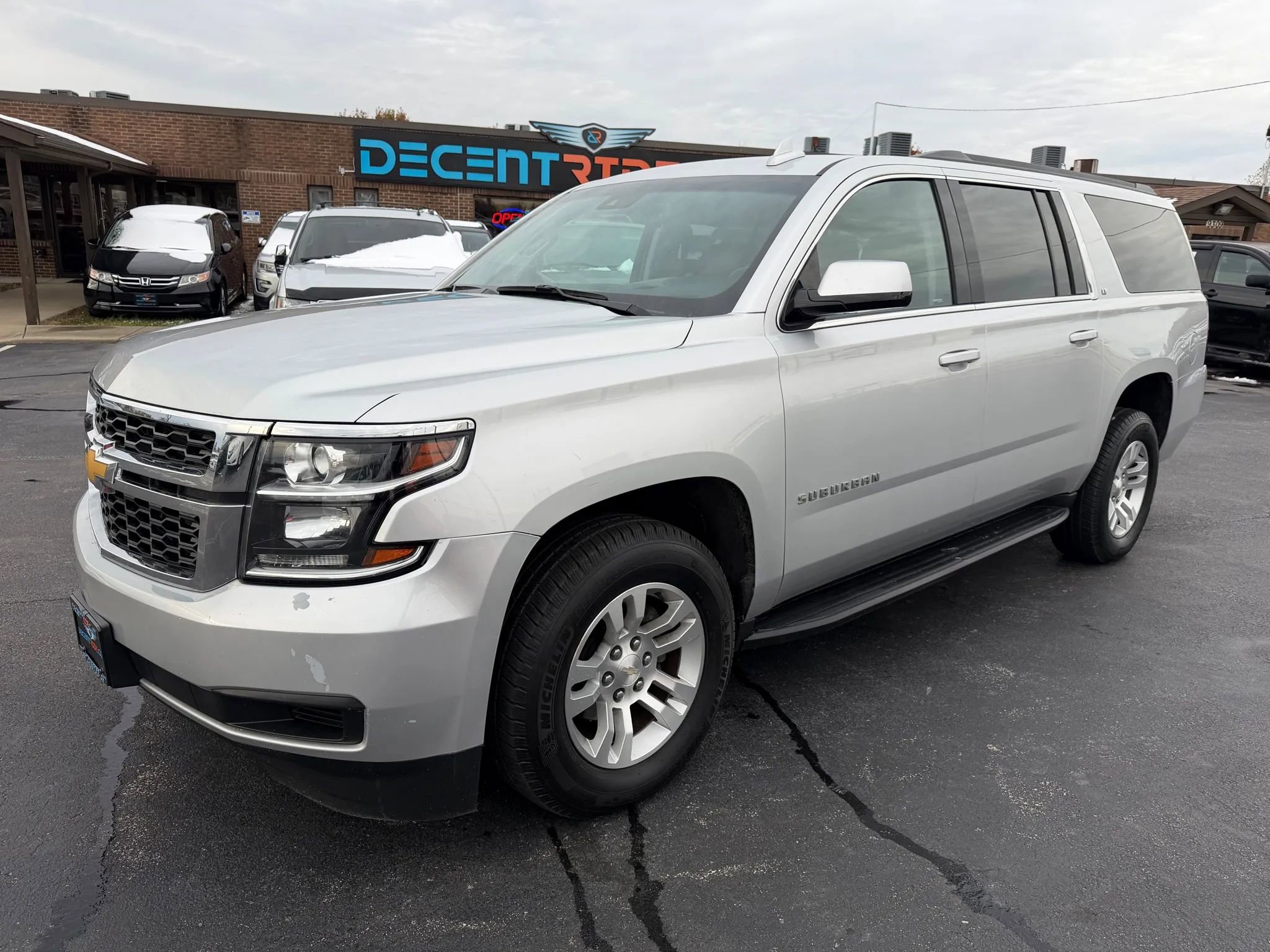 Used 2019 Chevrolet Suburban LT AWD/4WD image 7