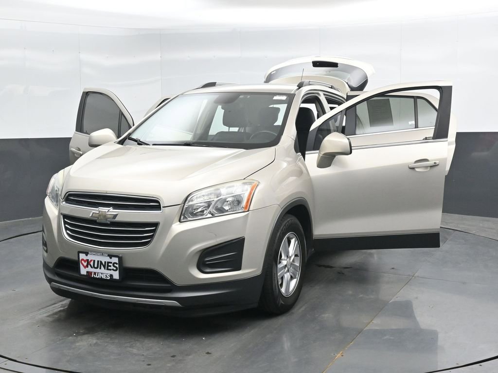 Used 2016 Chevrolet Trax LT w/ LT Convenience Package FWD image 42