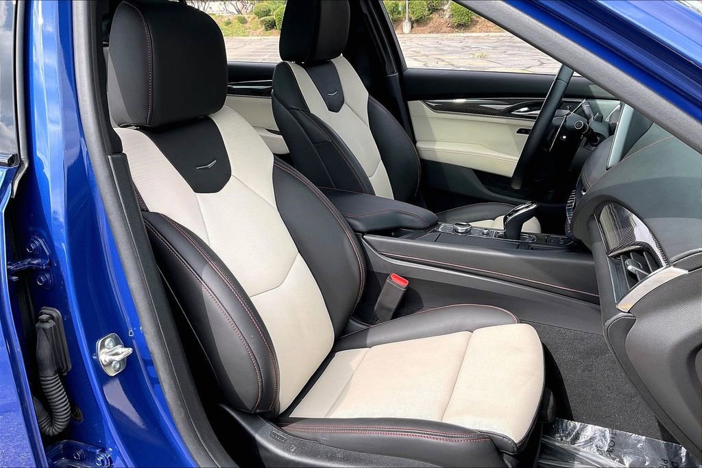 Used 2025 Cadillac CT5 Sport image 9