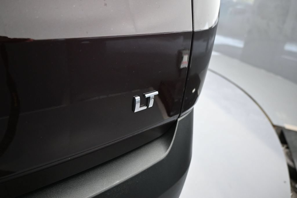 Used 2022 Chevrolet Traverse LT w/ LPO, Floor Liner Package FWD image 43