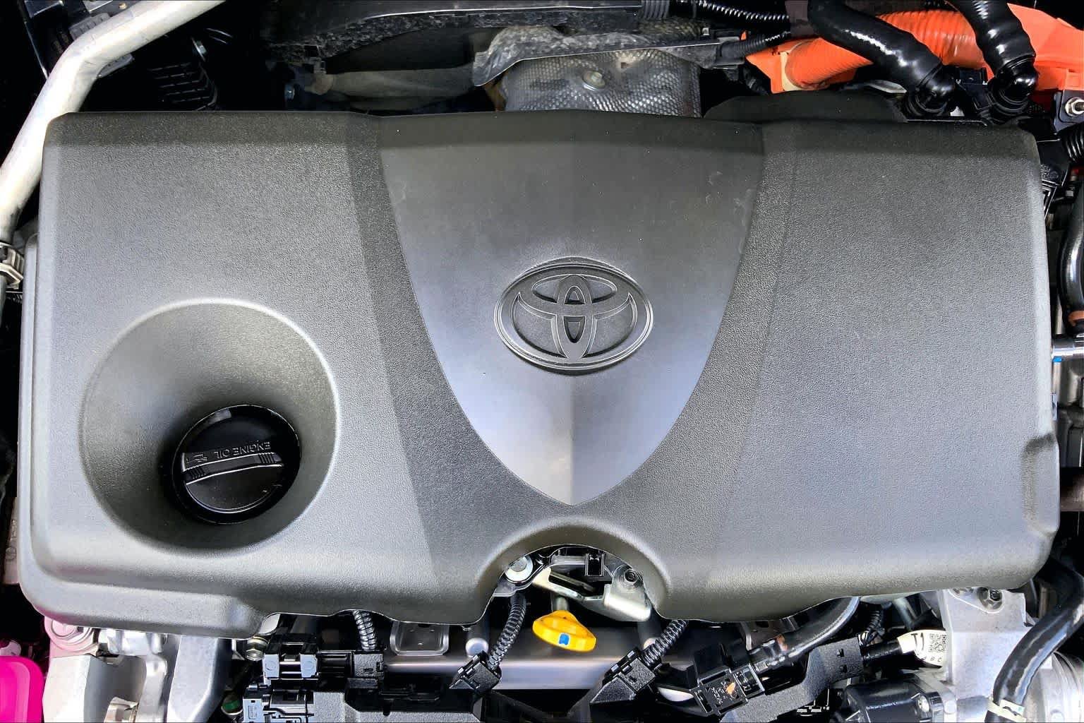 Used 2024 Toyota RAV4 Limited w/ Advanced Technology Package AWD/4WD image 32