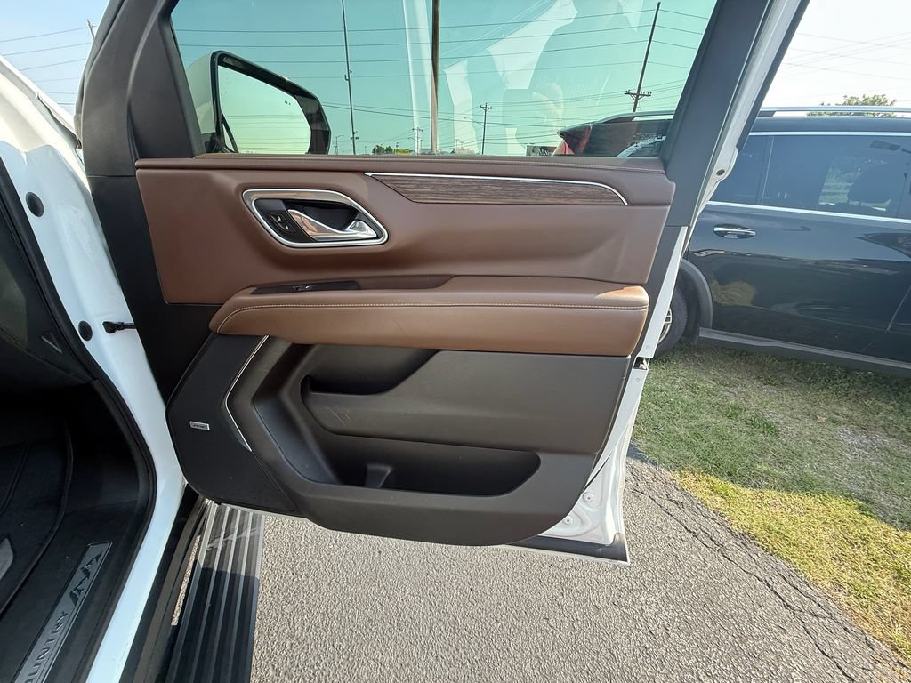 Used 2021 Chevrolet Tahoe High Country w/ Premium Package AWD/4WD image 26