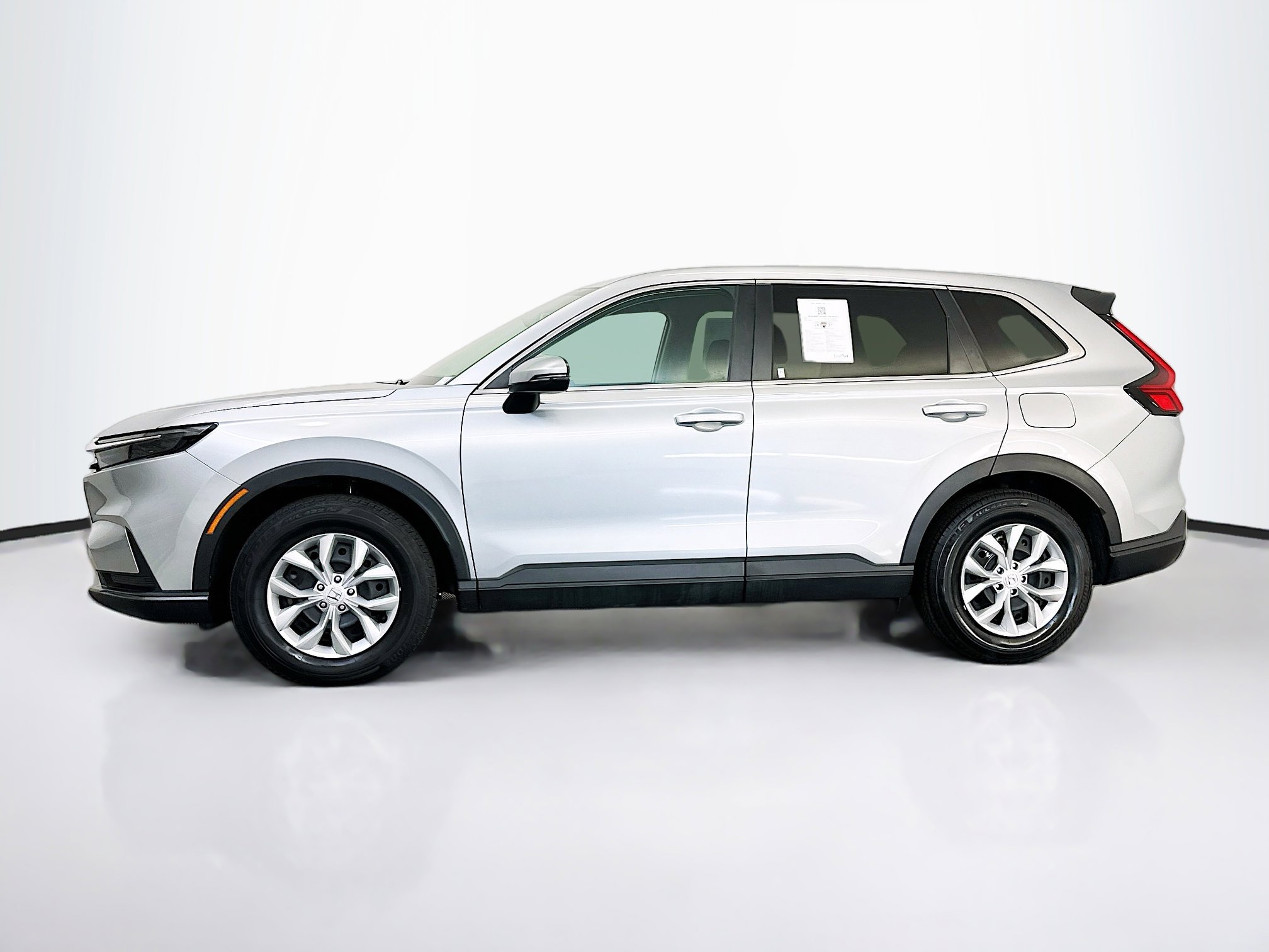 Used 2025 Honda CR-V LX image 4
