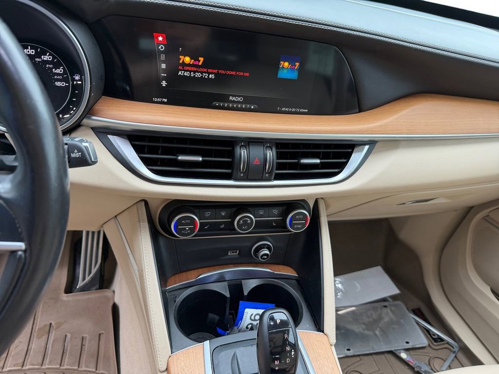 Used 2018 Alfa Romeo Stelvio Ti Lusso AWD/4WD image 5