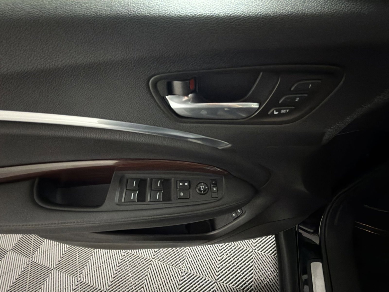 Used 2016 Acura MDX SH-AWD w/ Technology Package image 15