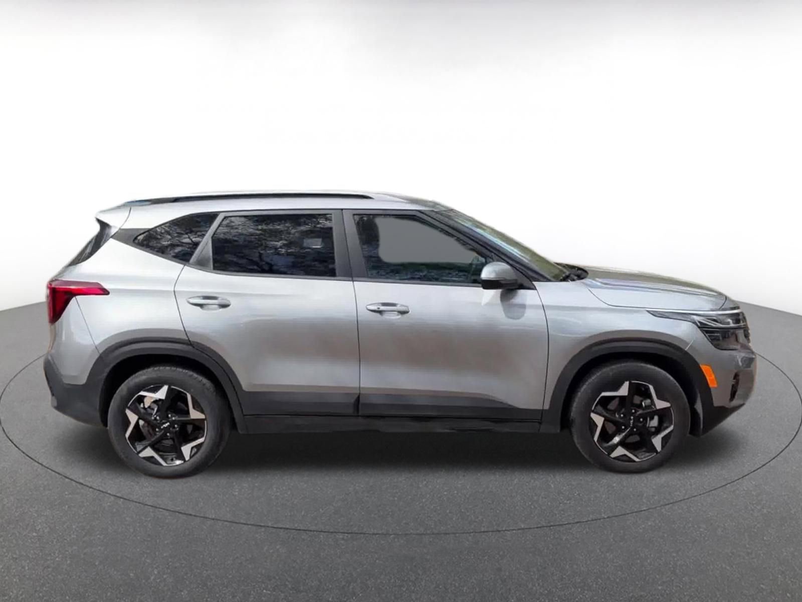 Used 2025 Kia Seltos S image 16