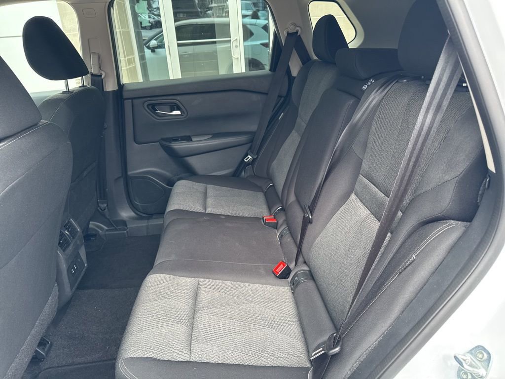 Used 2025 Nissan Rogue SV image 23