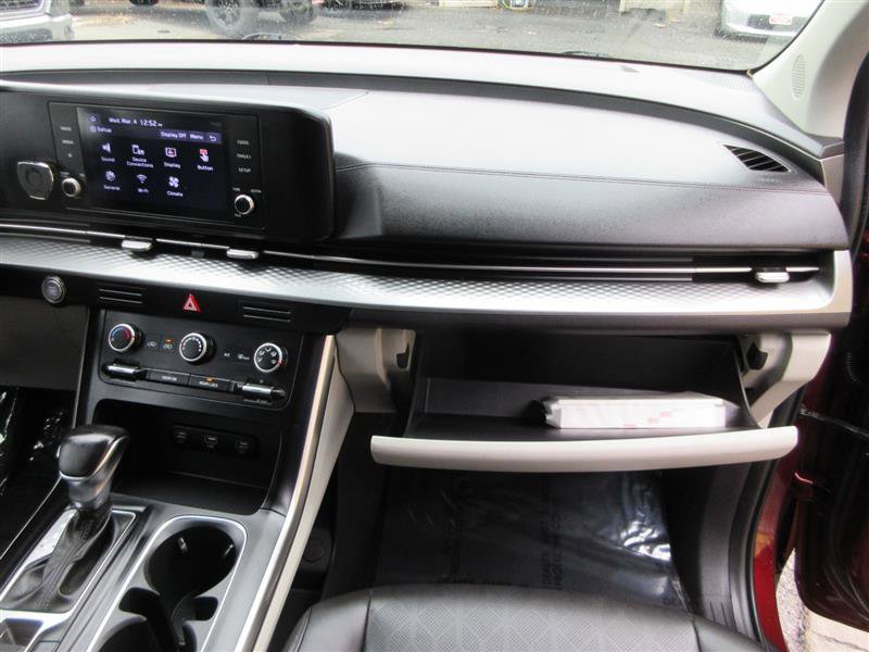 Used 2022 Kia Carnival LX image 32