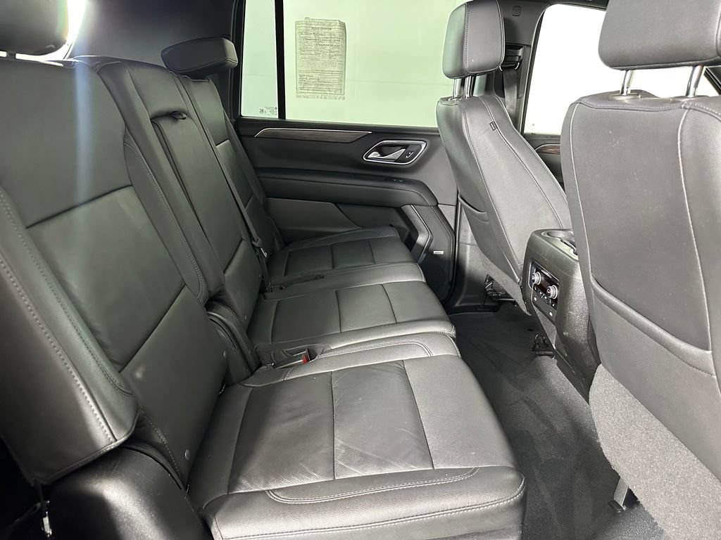 Used 2023 Chevrolet Suburban Z71 w/ Luxury Package AWD/4WD image 30