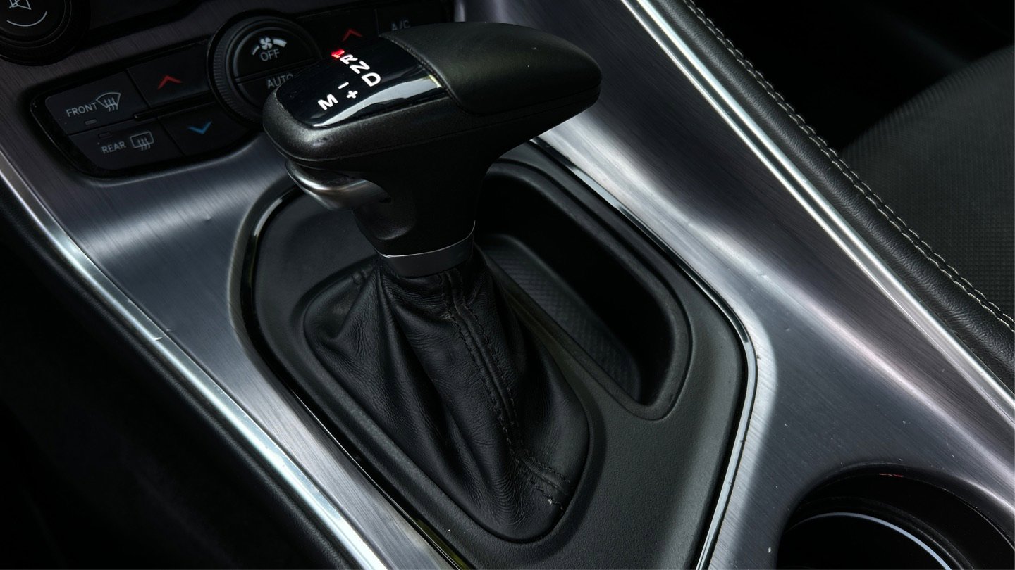 Used 2015 Dodge Challenger R/T RWD image 16