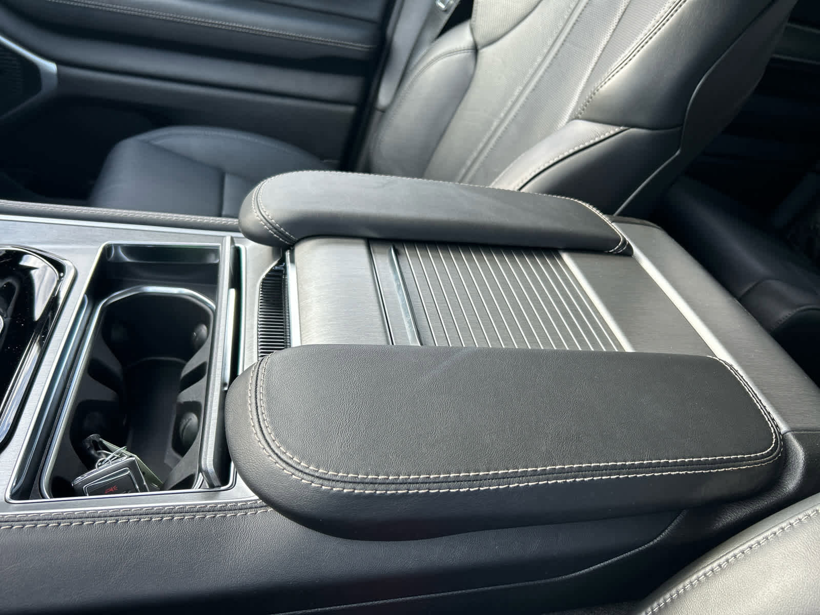 New 2025 Jeep Wagoneer L Series II w/ Premium Group I image 37