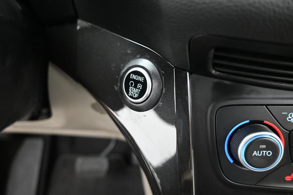 Used 2019 Ford Escape Titanium AWD/4WD image 21