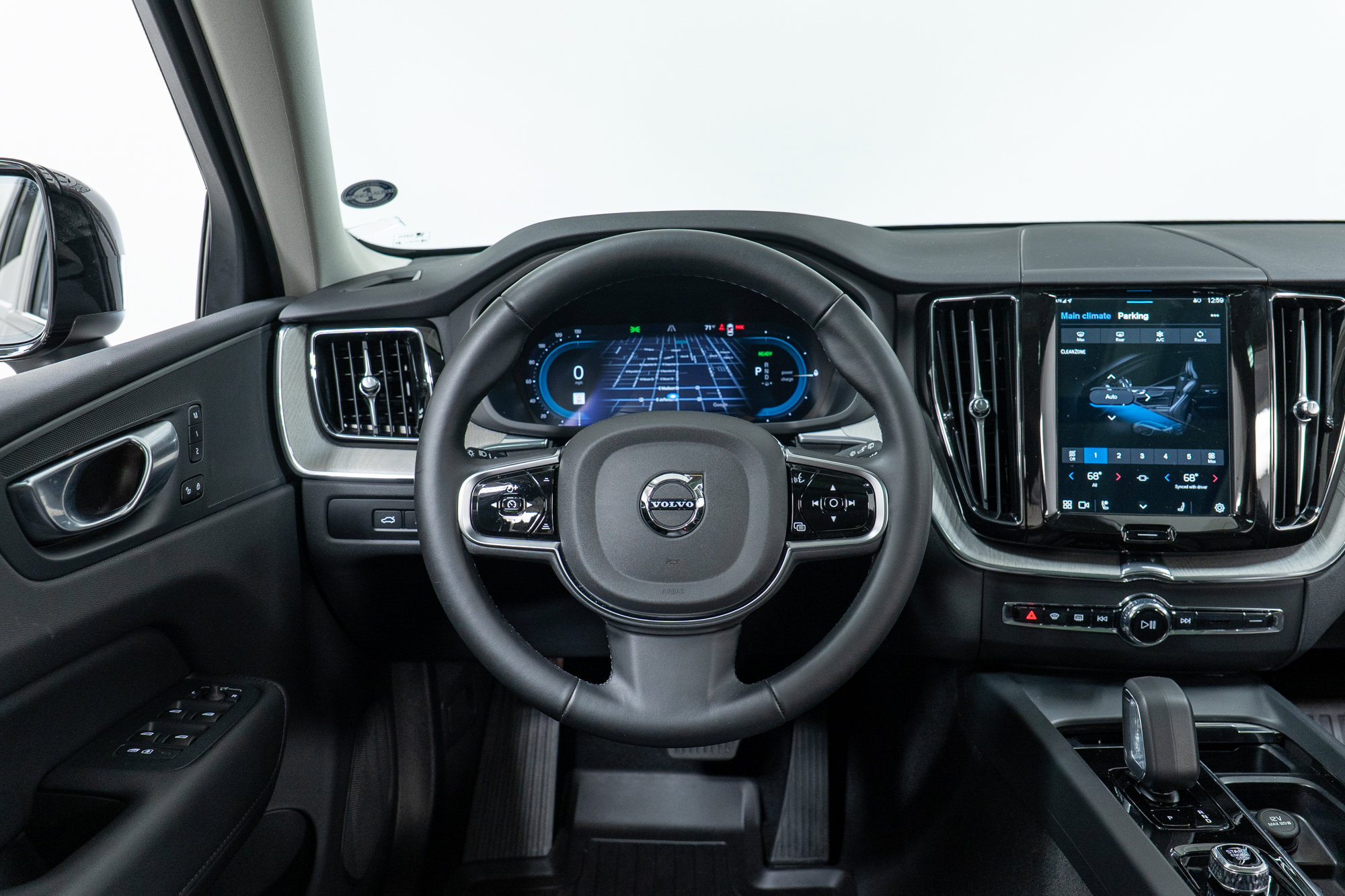 Used 2025 Volvo XC60 T8 Plus w/ Climate Package image 17