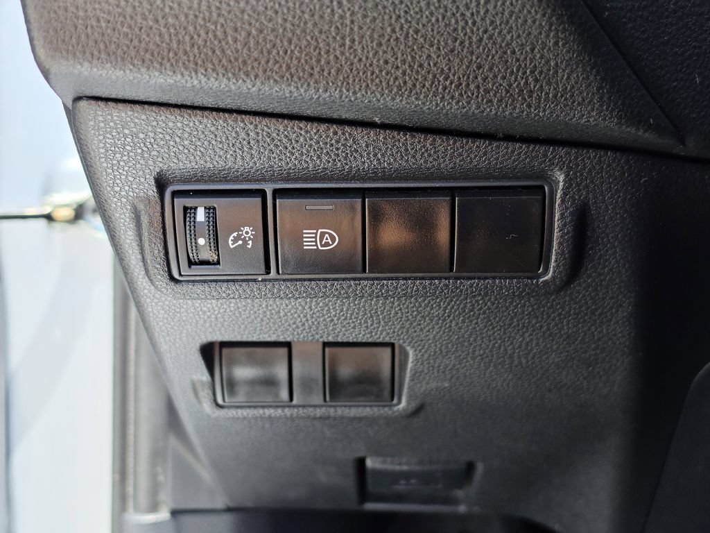Used 2023 Toyota Corolla Cross LE FWD image 24