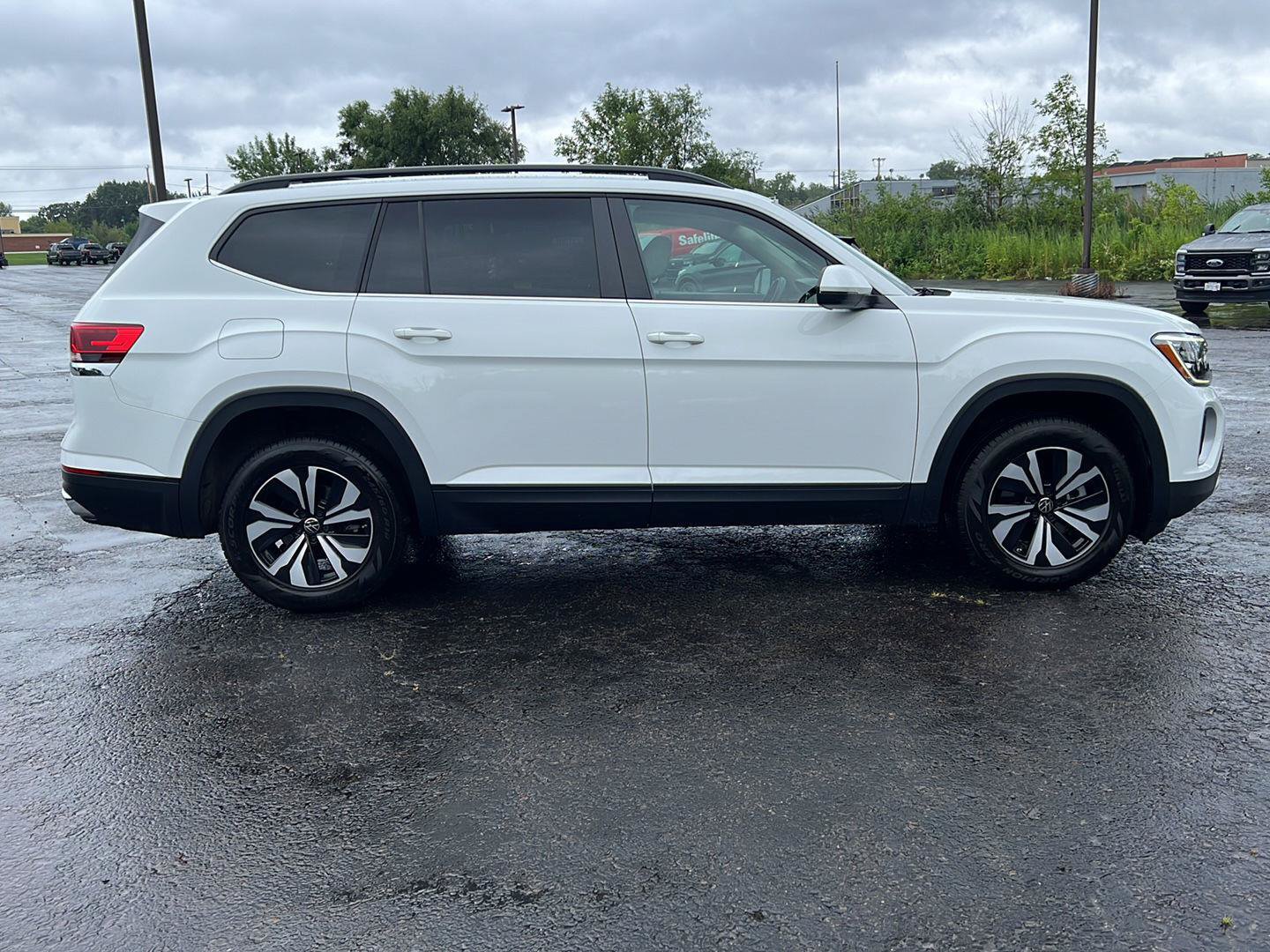 Used 2024 Volkswagen Atlas SE AWD/4WD image 25