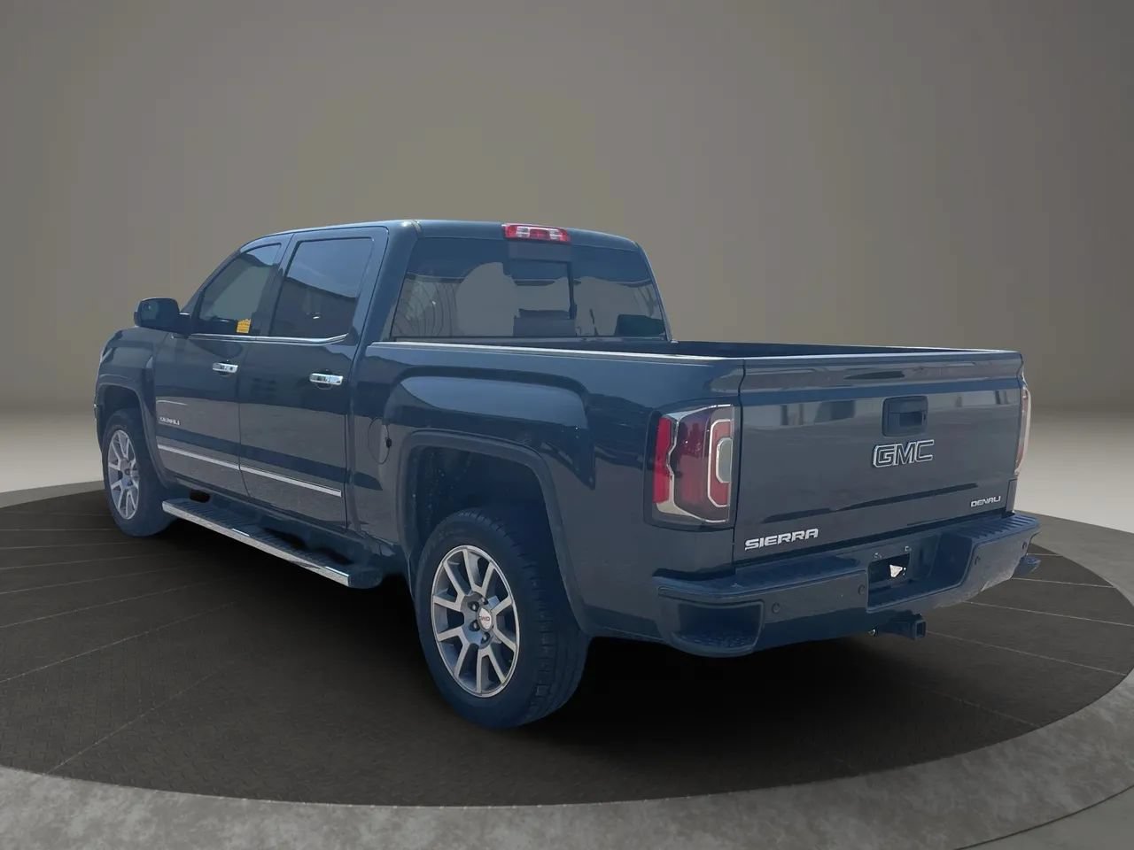 Used 2018 GMC Sierra 1500 Denali AWD/4WD image 5