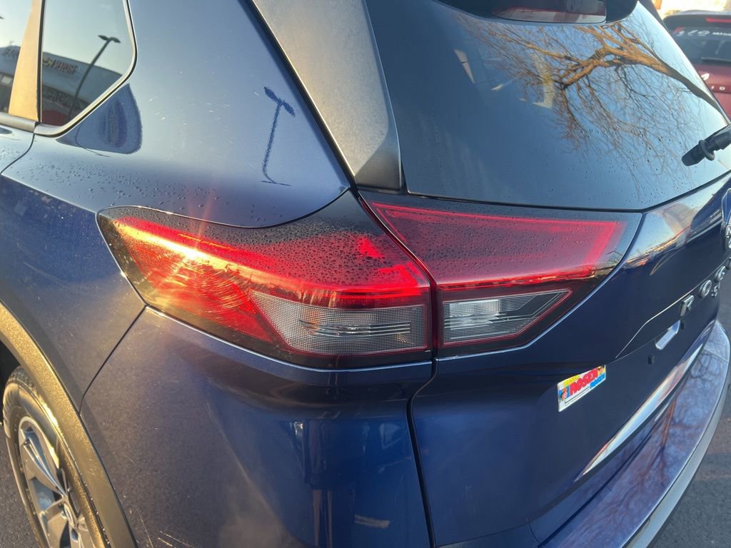 Certified 2024 Nissan Rogue SV image 35