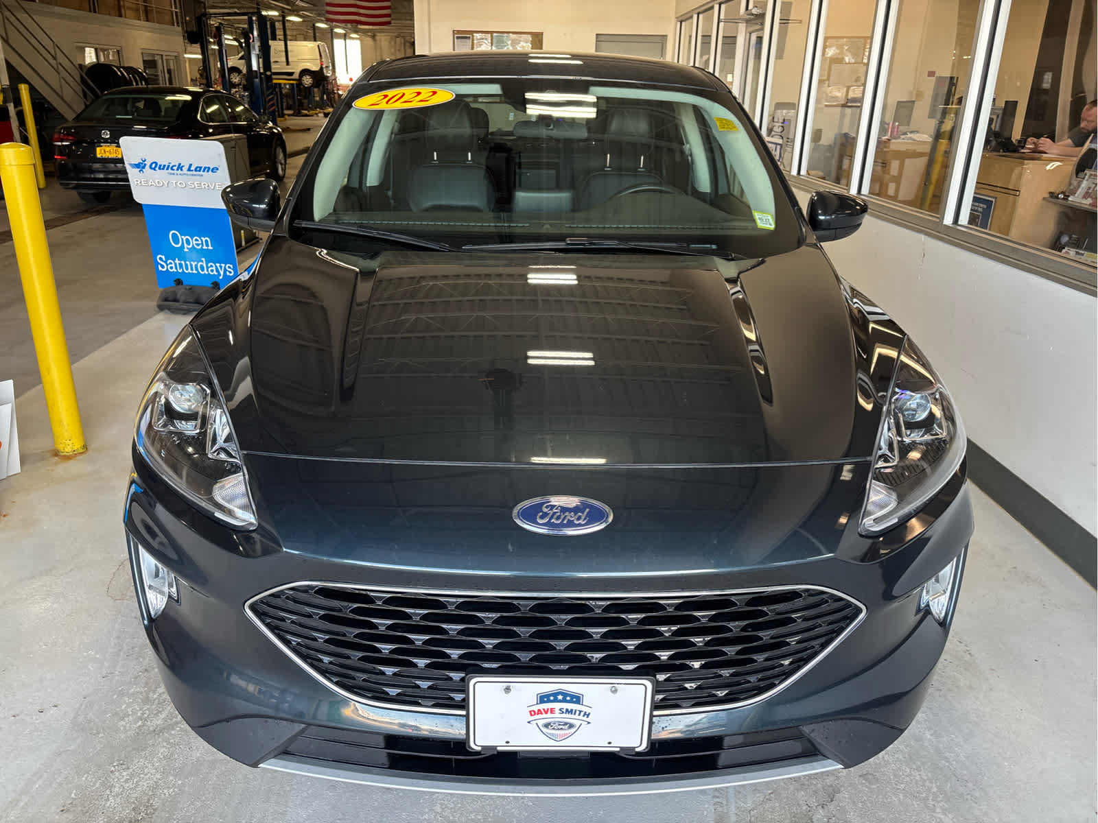 Certified 2022 Ford Escape SEL w/ Technology Package AWD/4WD image 2