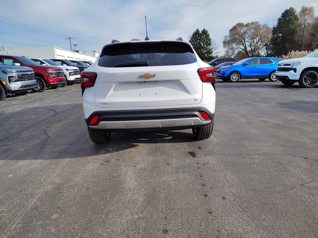 New 2026 Chevrolet Trax LT image 3