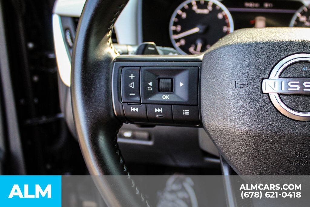 Used 2025 Nissan Rogue SV FWD image 24