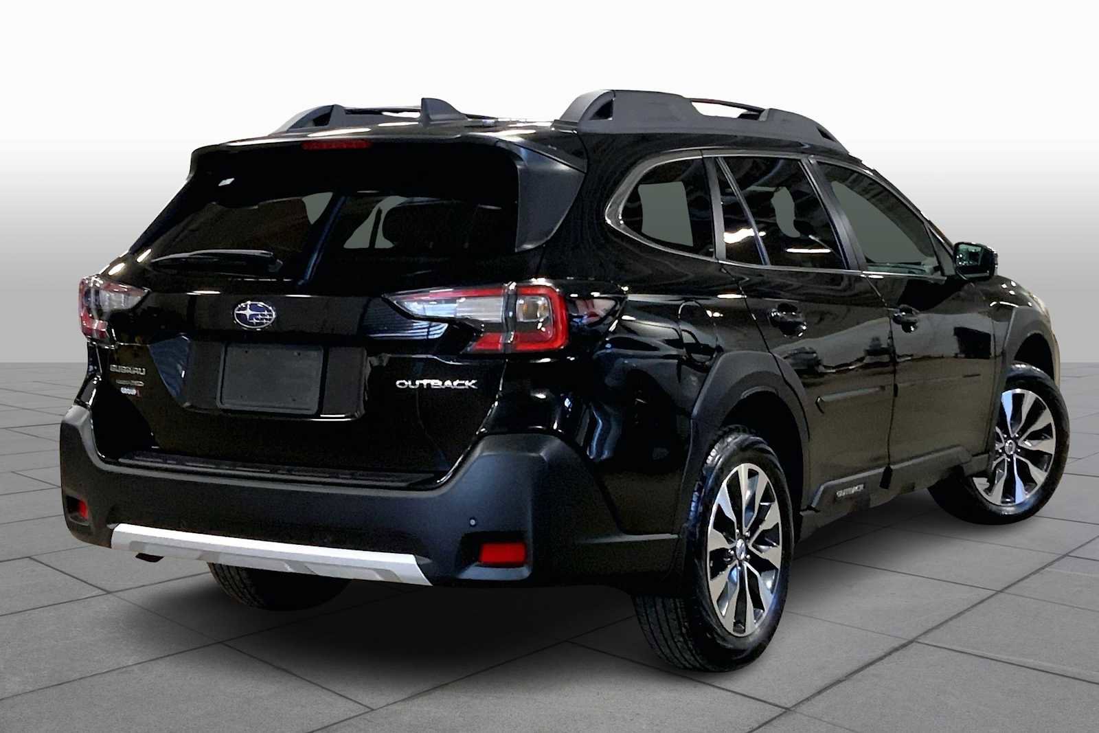 Used 2023 Subaru Outback Limited image 14