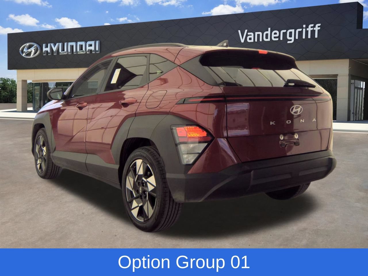 Used 2025 Hyundai Kona SEL FWD image 2