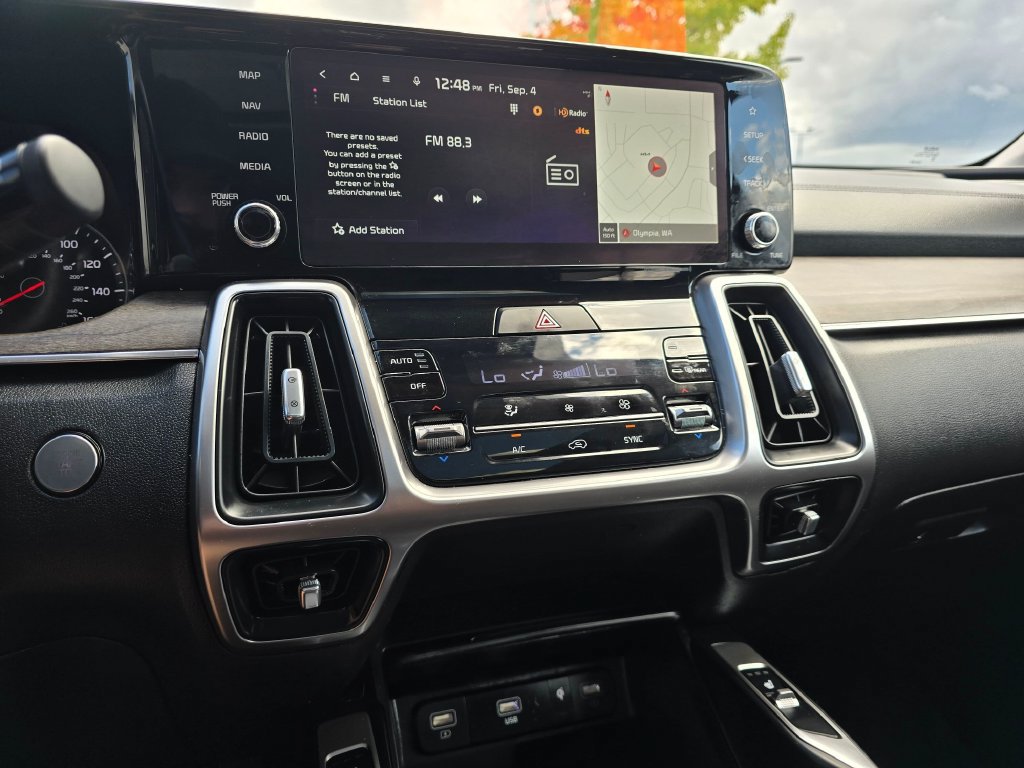 Used 2023 Kia Sorento S w/ Panoramic Sunroof Package AWD/4WD image 20
