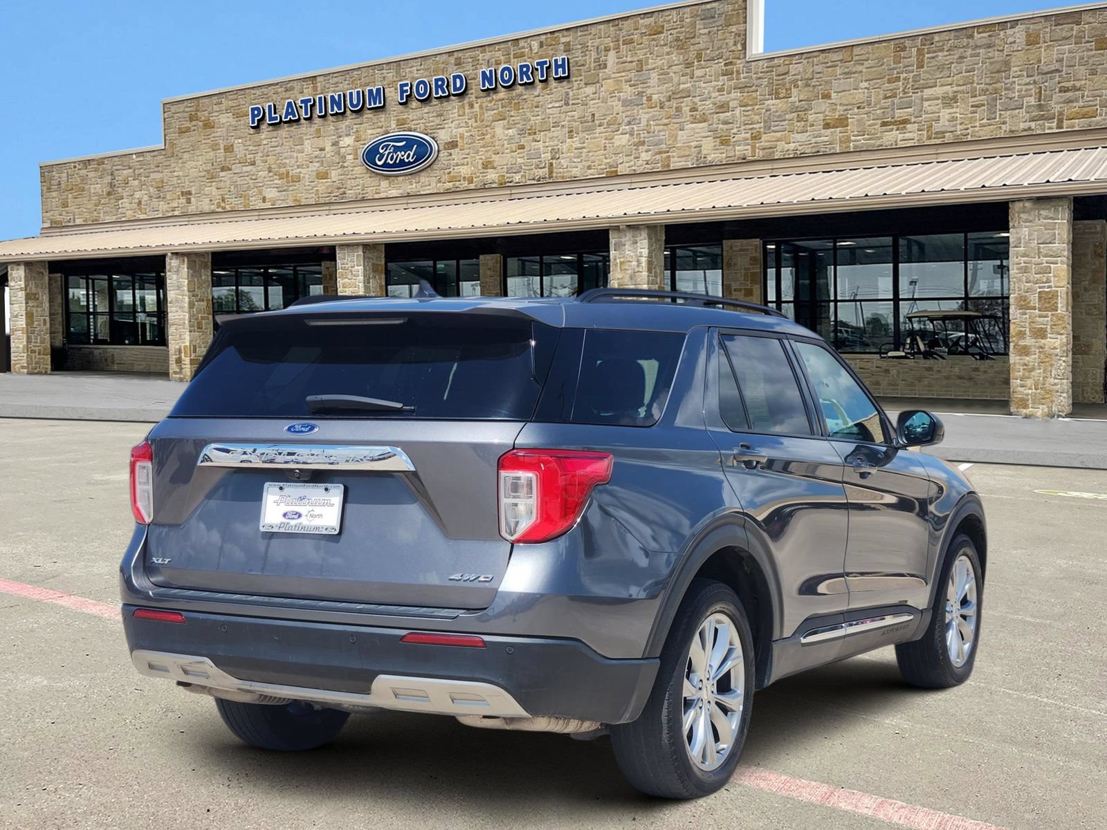 Used 2022 Ford Explorer XLT w/ Equipment Group 202A AWD/4WD image 5
