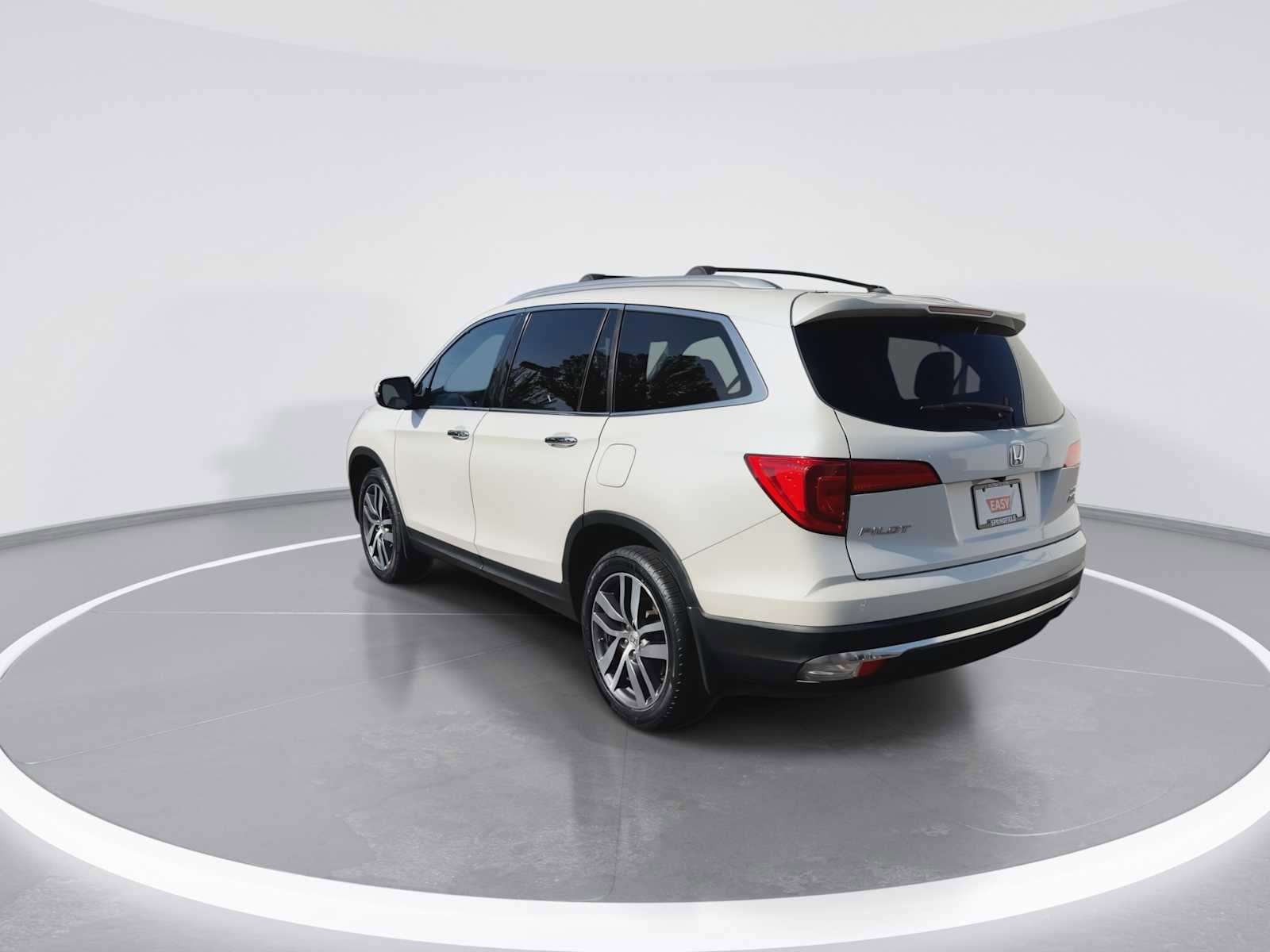 Used 2017 Honda Pilot Elite image 6