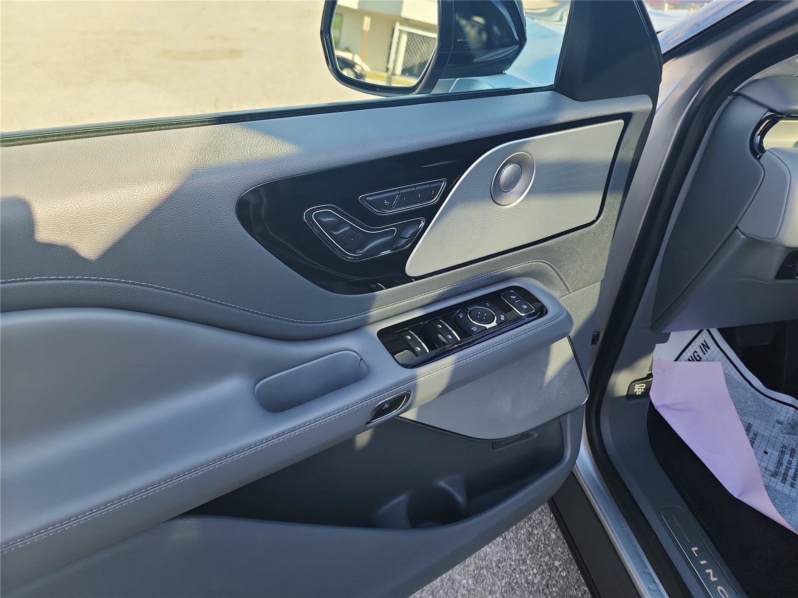 Used 2020 Lincoln Aviator Reserve w/ Equipment Group 202A image 12