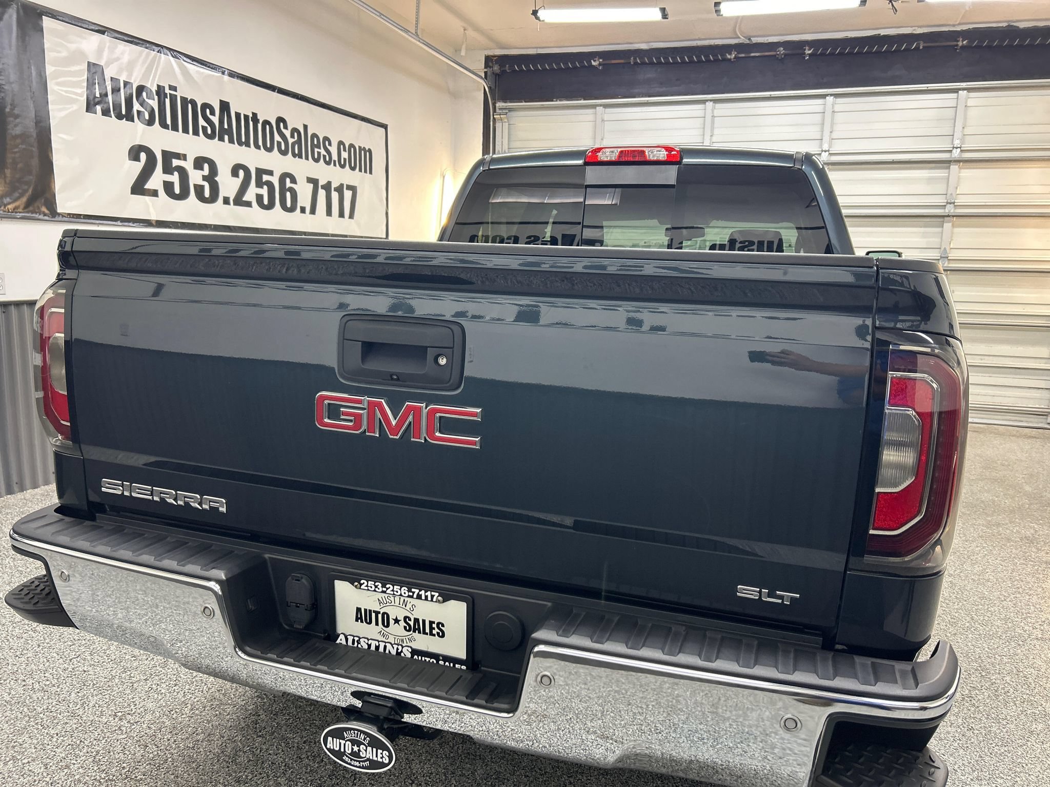 Used 2017 GMC Sierra 1500 SLT w/ SLT Premium Package AWD/4WD image 5