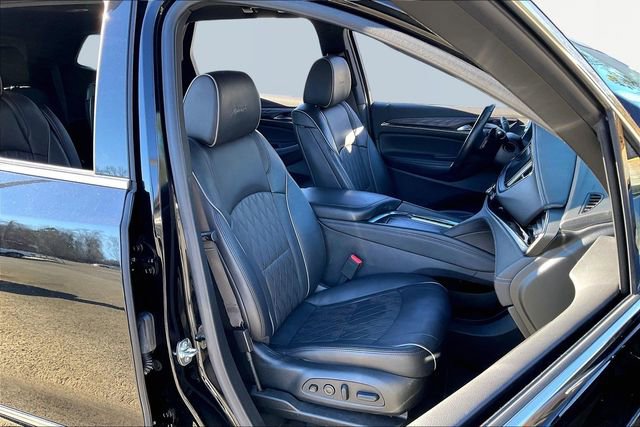 Used 2024 Buick Enclave Avenir w/ Avenir Technology Package image 21
