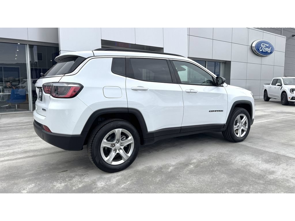Used 2024 Jeep Compass Latitude AWD/4WD image 7
