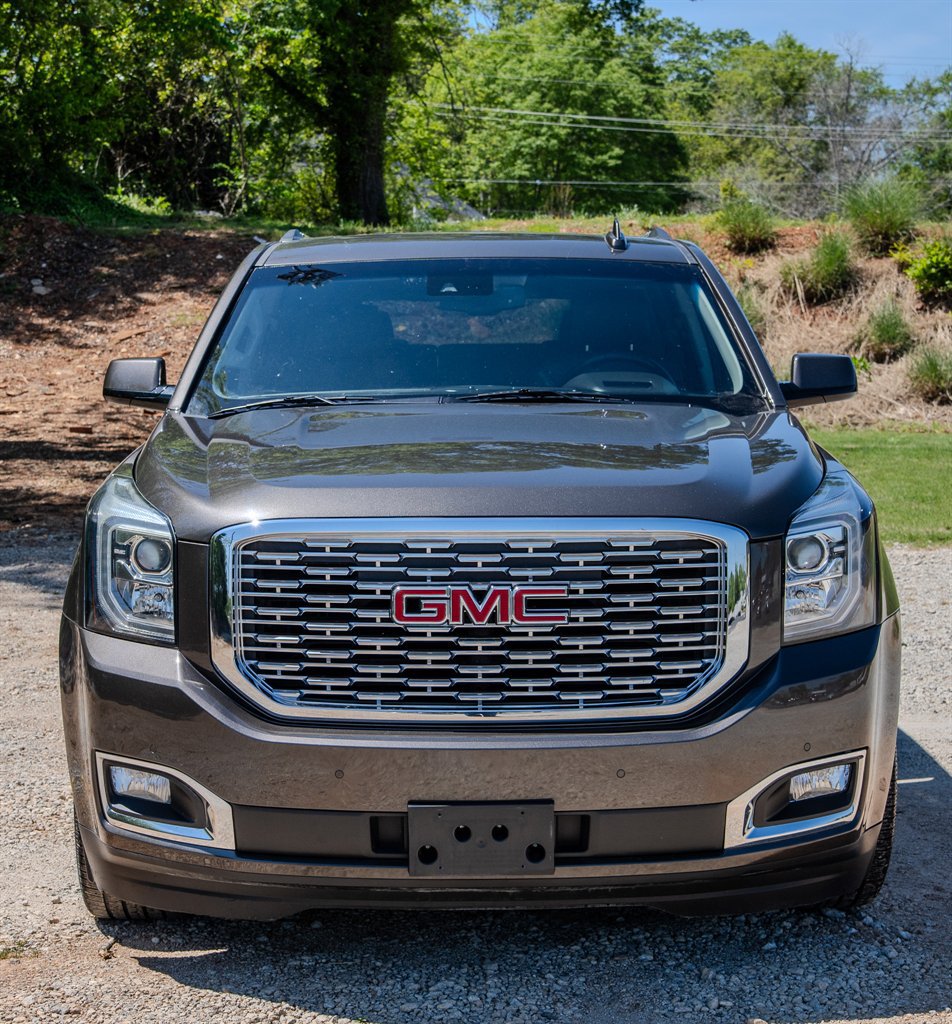 Used 2019 GMC Yukon Denali w/ Denali Ultimate Package RWD image 8