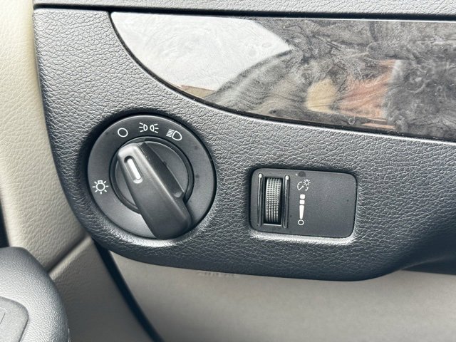 Used 2019 Dodge Grand Caravan SE w/ UConnect Hands-Free Group image 22