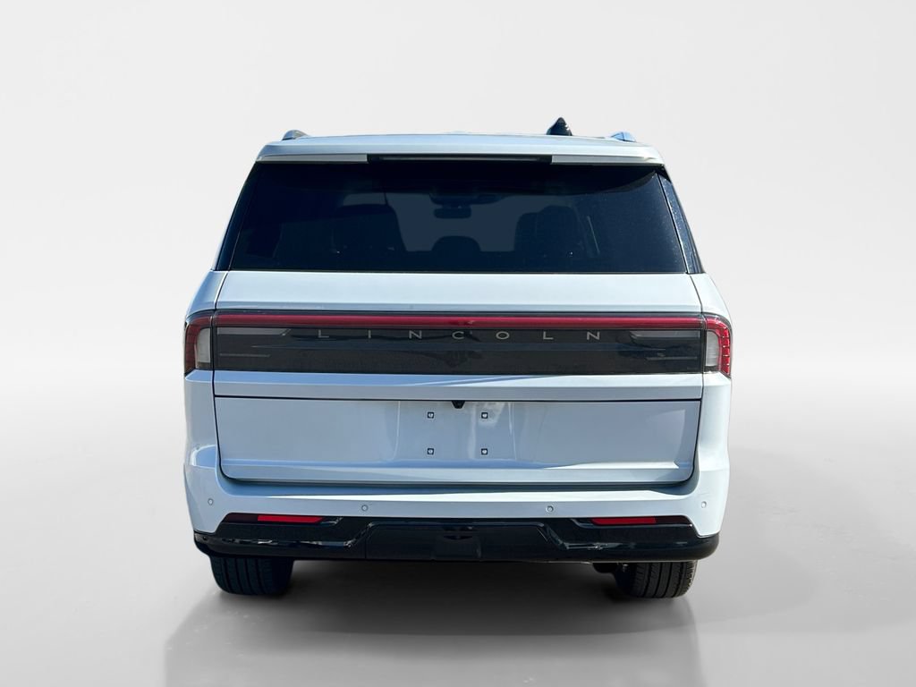 Used 2025 Lincoln Navigator L Reserve AWD/4WD image 4