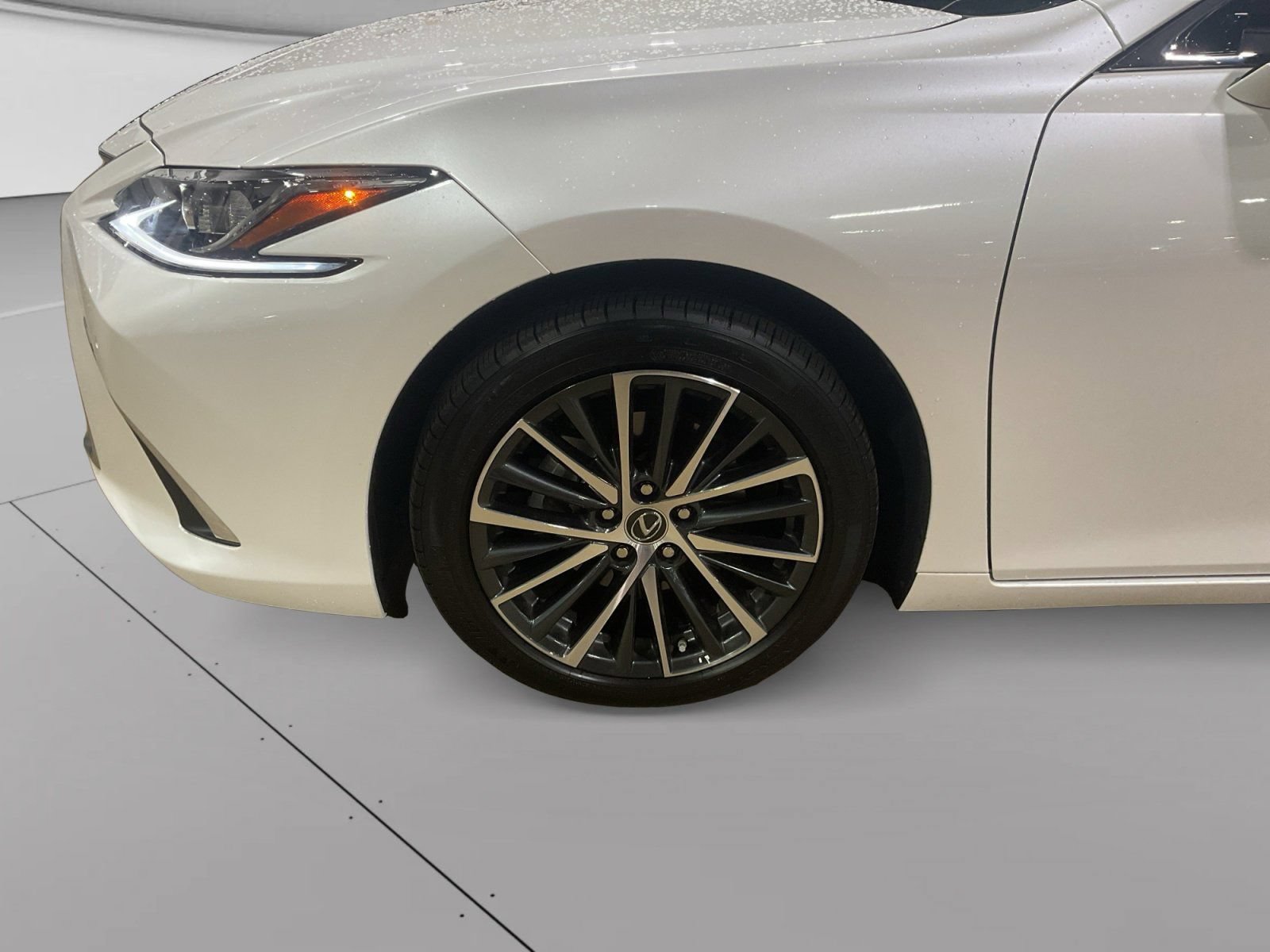 Used 2025 Lexus ES 350 w/ Premium Package FWD image 3